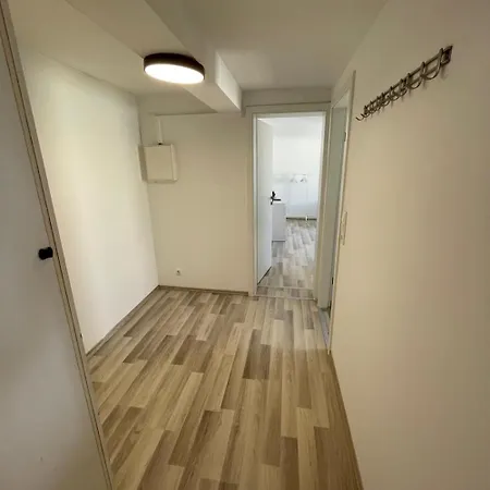 Cozy In Apartment *